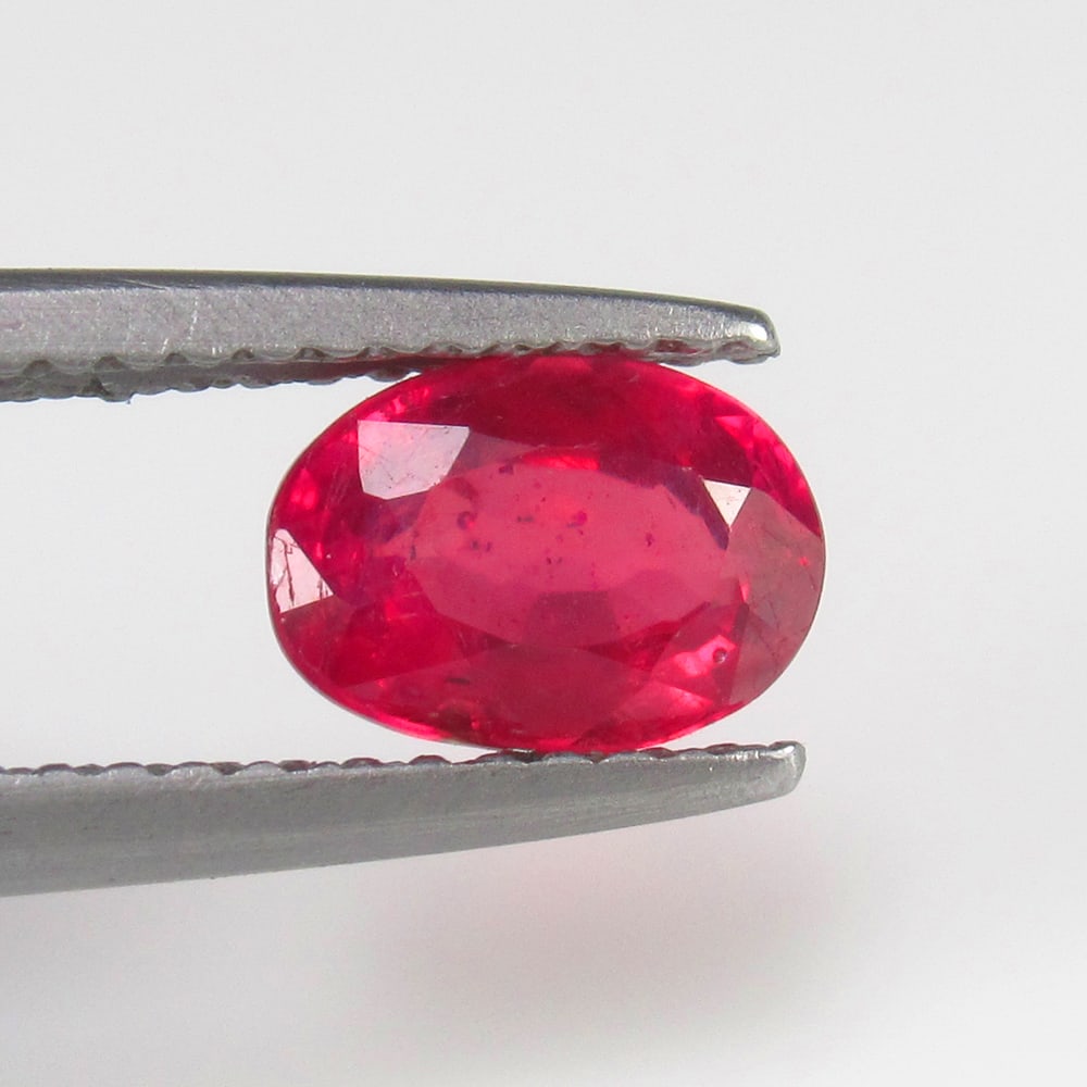 Natural Pinkish Red Ruby - 1.28 Ct (1 of 2)