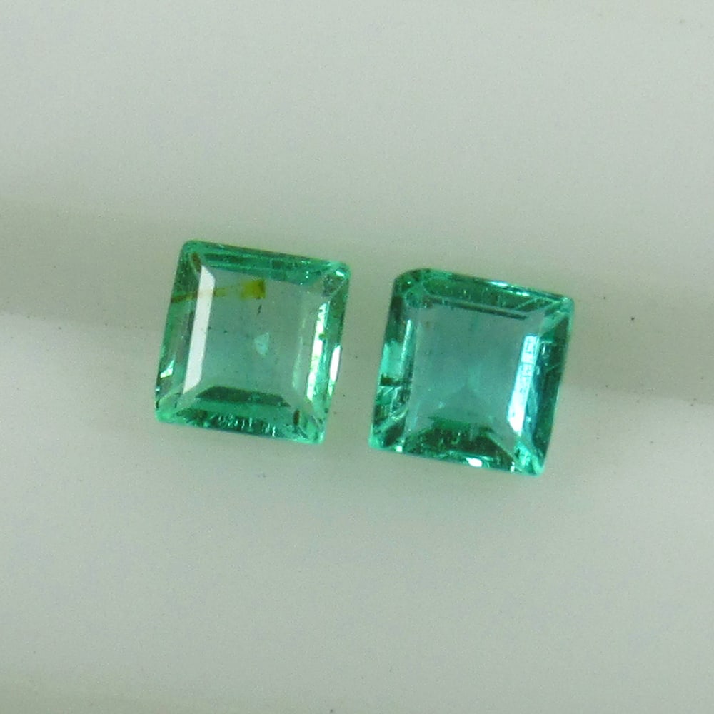 0.32 Ct - Natural Emerald Pair (1 of 3)
