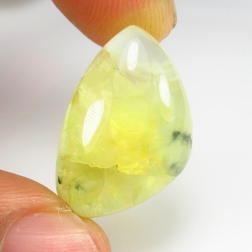 18.95 Ct - Natural Prehnite (1 of 2)