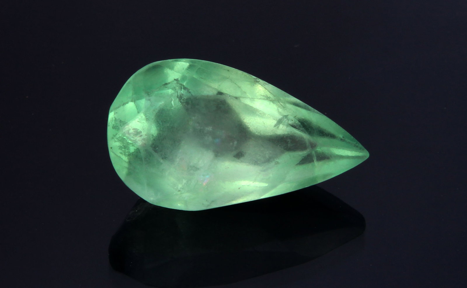 Awesome " Natural Fluorite " 12.29 Cts Natural Fluorite: No Reserve! Title: Awesome " Natural Fluorite " 12.29 Cts Natural Fluorite Additional Info: Gemstone : Natural FluoriteOrigin : BrazilWeight : 12.29 caratsDimensions : 19.43x11.06x8.90 mmShape : Pear 