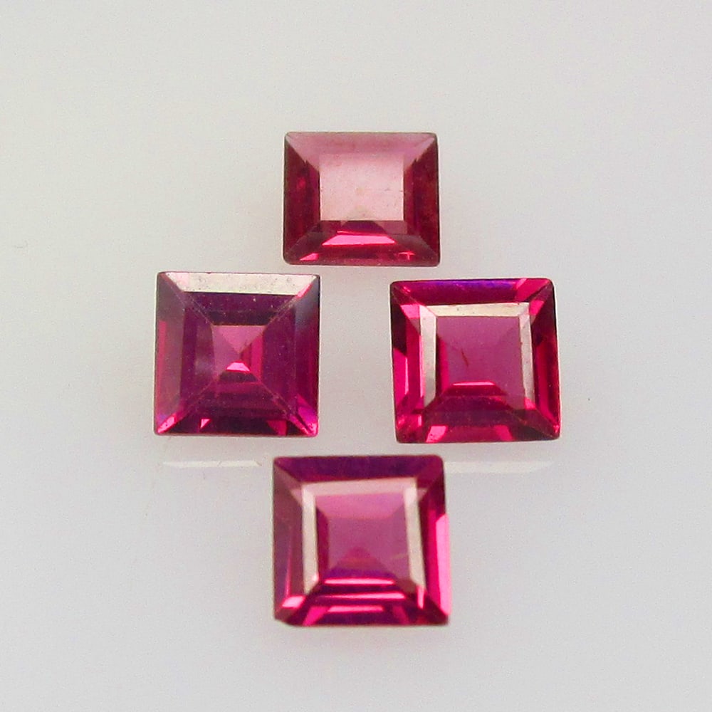 1.45 Ctw Natural Rhodolite Garnet Square Set: No Reserve! Title: 1.45 Ctw Natural Rhodolite Garnet Square Set Stone Clarity: VVS Gemstone:Natural Rhodolite Garnet Carat Weights: 1.45 Size/Dimensions: 4.0x4.0 - 4.2x4.2 mm / 4 Pc's Additional Info: