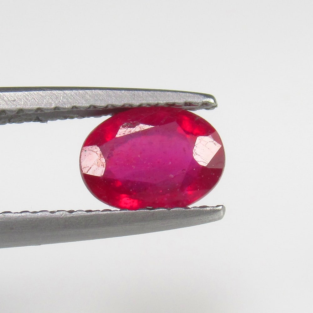 Natural Pinkish Red Ruby - 1.23 Ct (1 of 2)