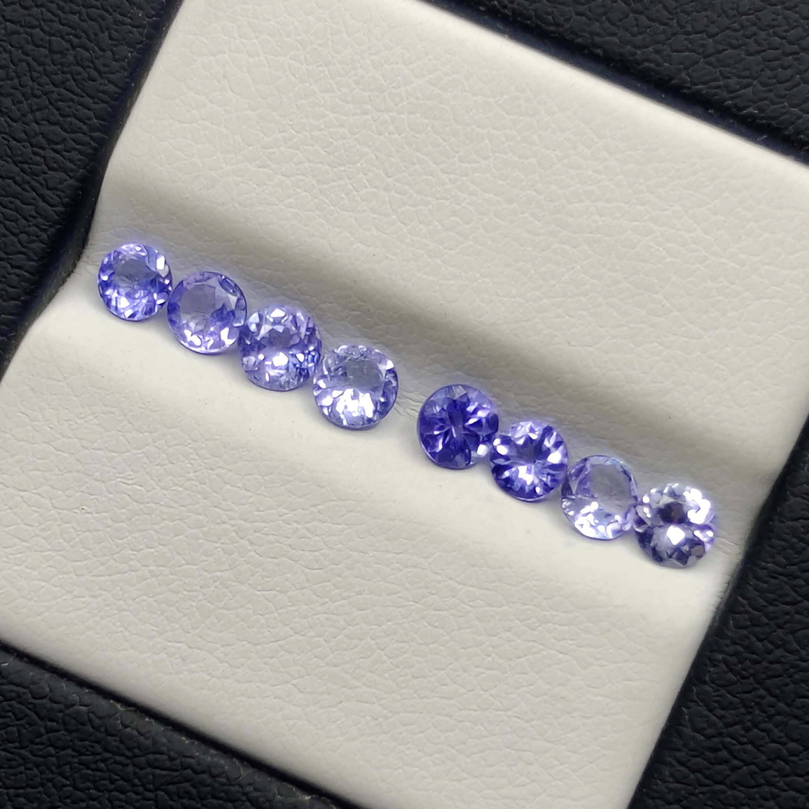 1.50 Ct Natural Tanzanite Lot: No Reserve! Title: 1.50 Ct Natural Tanzanite Lot Description: Gemstones: Natural Tanzanite Carat Weights: 1.50 ct Size/Dimensions: 3.5 to 3.8 mm Approx Origin : Tanzania Materials &Techniques:Tanzanit