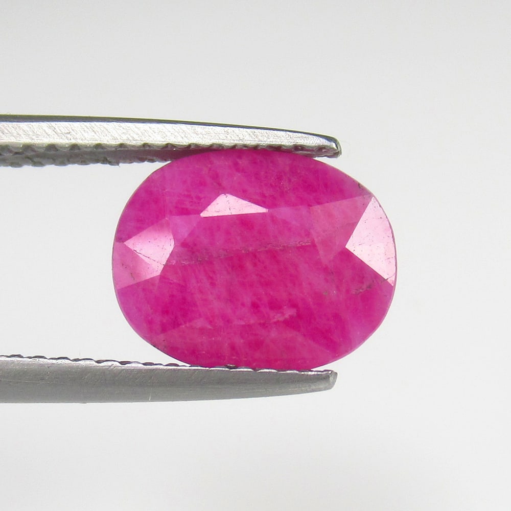 Natural Red Ruby - 4.68 Ct (1 of 2)