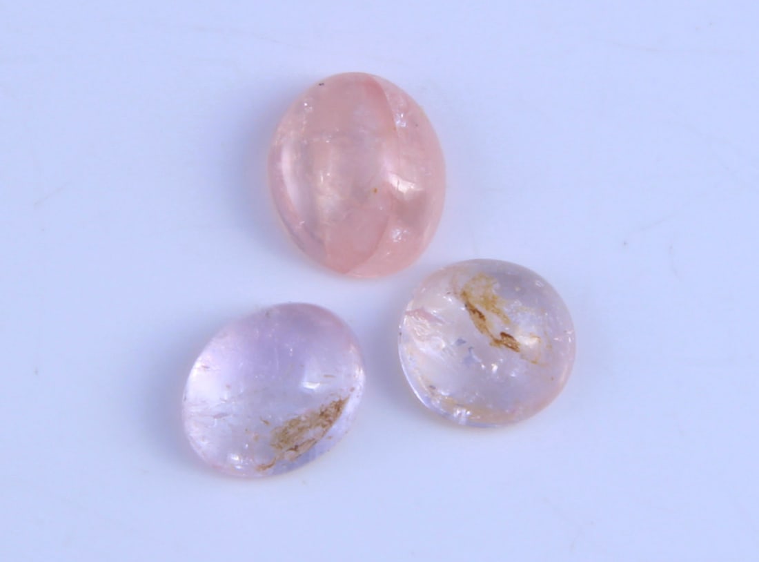 Delightful " Natural Morganite " 3.25 cts Natural Morganite Lot: No Reserve! Title: Delightful " Natural Morganite " 3.25 cts Natural Morganite Lot Additional Info: Gemstone : Natural MorganiteShape and Cut : Oval, Round Cabochon Weight : 3.25 caratsMeasurements :