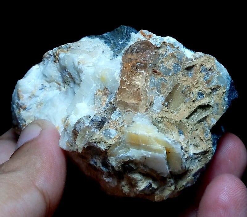 273 Grams Beautiful Natural Color Topaz Specimen From Katlang Mardan Pakistan: Materials: Topaz Specimen 273 Grams Beautiful Natural Color Topaz Specimen From Katlang Mardan Pakistan SIZE 80*65*47 mm Reserve: $64.00 Shipping: Domestic: Flat-rate of $20.00 to anywhere within the 