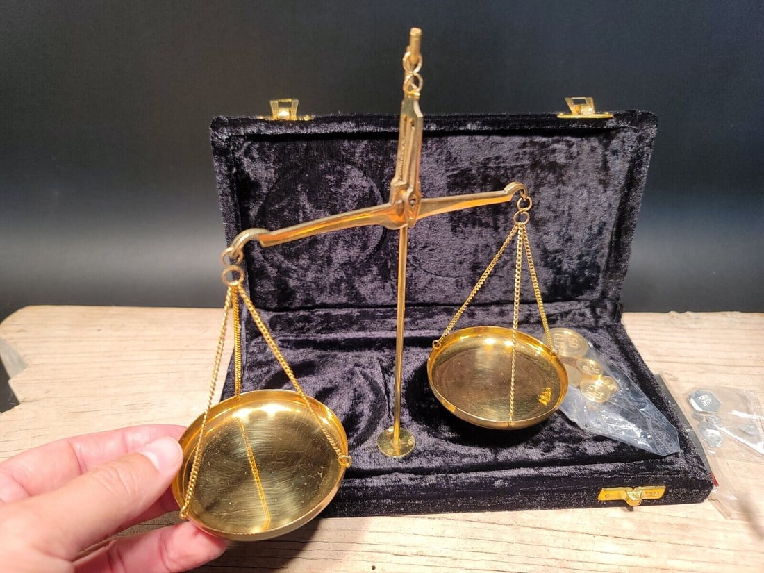 Brass Balance Scales w Box: 5 1/8" long beam 7" tall from top to bottom of the pans Nice reproduction brass scale with box. This scale is fully functional. It comes with all he weights and pieces as shown. Hard to tell its age, 