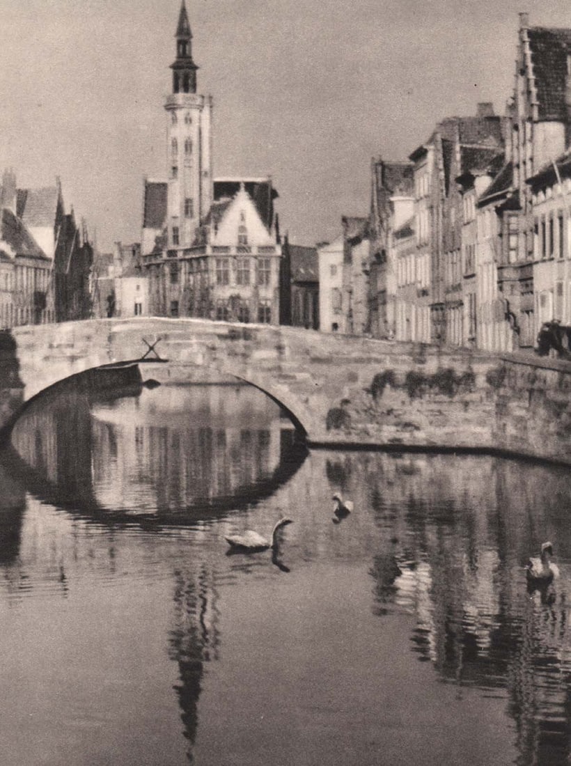 R. LAMARRE - Quai du Miroir: Artist: R. LAMARR Print Title: Quai du Miroir Medium: Sheet-fed Gravure Printing Date: 1930's Printed in France Image size approx. 7 x 9.5 inches Additional Note: COA included. Reserve: $40.00 Shi