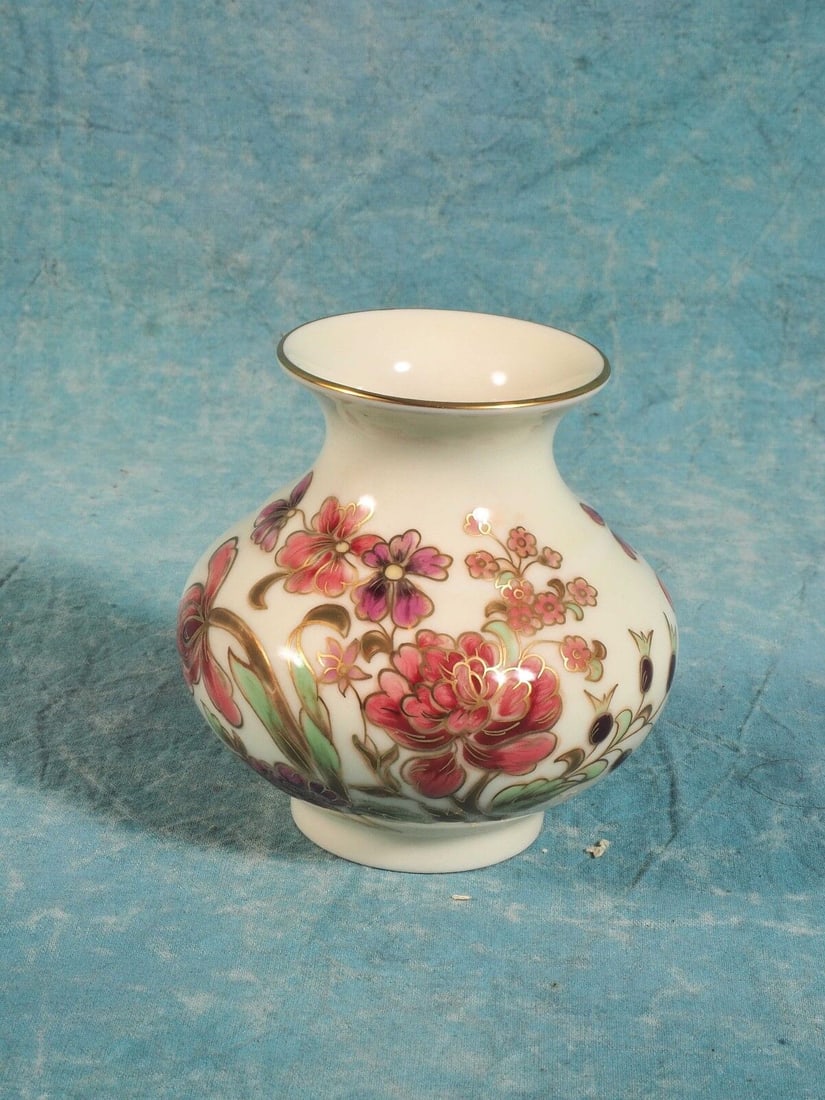 Zsolnay Pecs Hungarian Hand Painted Porcelain VASE Numbered #2: This is a beautiful Vintage, hand painted Hungarian Vase made by Zsolnay Porcelain in Hungary. It is circa 1950 - 1970. It is marked with Zsolnay , Hungary Factory back stamp It is handpainted numbere