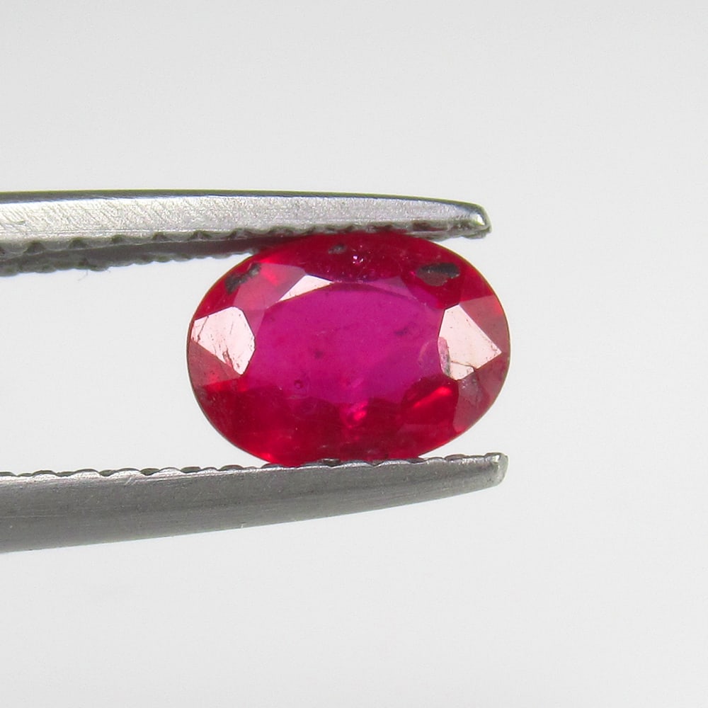 Natural Red Ruby - 1.07 Ct (1 of 2)