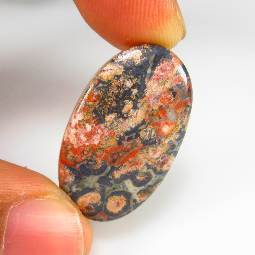 17.79 Ct - Natural Obsidian: No Reserve! Title: 17.79 Ct - Natural Obsidian Description: Gemstone Gemstones:- Carat Weights: Obsidian Size/Dimensions: 17.79 Additional Info:Pieces : 1 No's / Shape : Oval Cab / Color : Multicolor