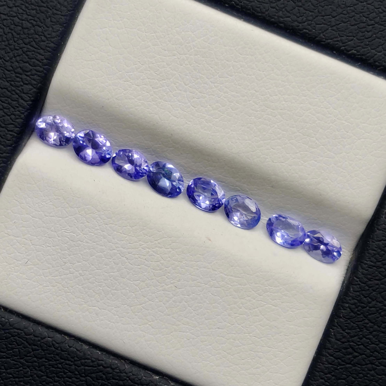 1.25 Ct Natural Tanzanite Lot: No Reserve! Title: 1.25 Ct Natural Tanzanite Lot Description: Gemstones: Natural Tanzanite Carat Weights: 1.25 ct Size/Dimensions: 4 X 3 mm Approx Origin : Tanzania Materials &Techniques:Tanzanite Shi