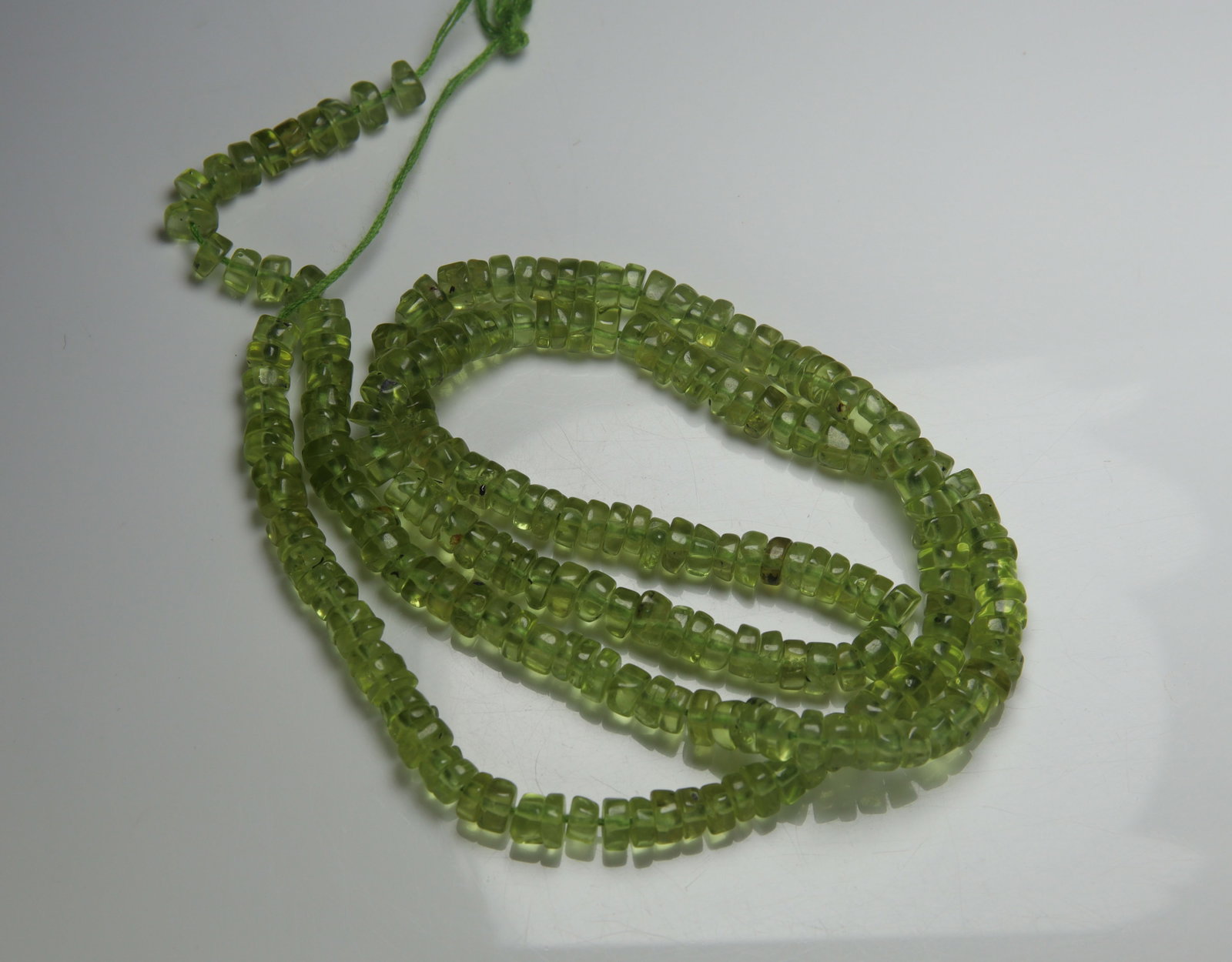 Marvellous " Natural Peridot " 66.02 Cts Natural Peridot: No Reserve! Title: Marvellous " Natural Peridot " 66.02 Cts Natural Peridot Additional Info: Gemstone : Natural Peridot Weight : 66.02 carat Shape : Beats Cabochan Dimensions : 4x4 mm Color : Green Or