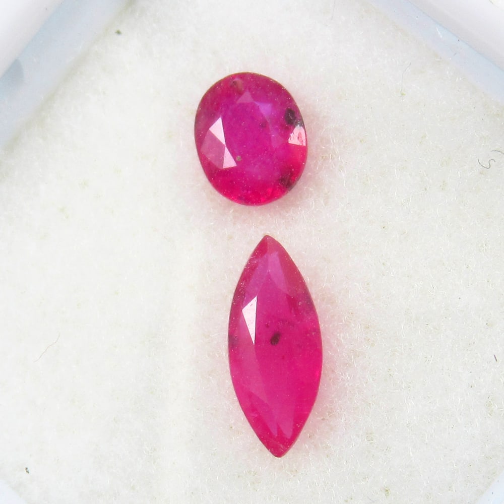 Natural Red Ruby Pair - 1.00 Ct (1 of 3)