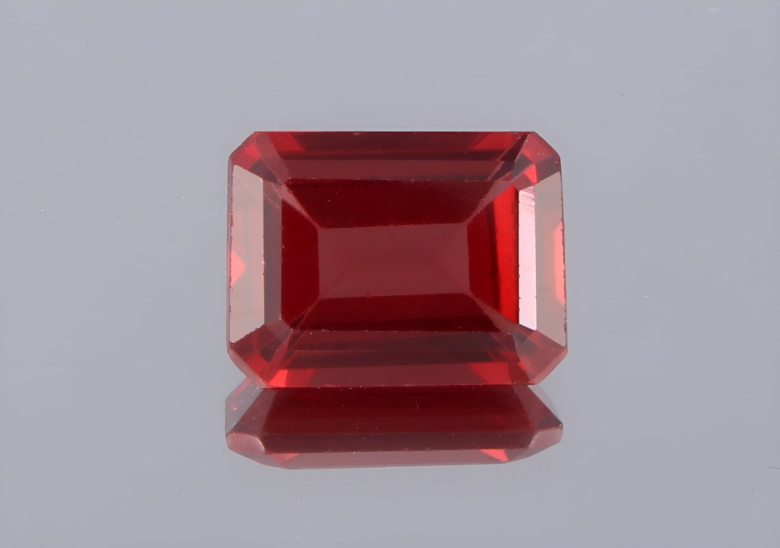 Lovely " Natural Pyrope Almandine Garnet " 1.61 Cts Natural Pyrope Almandine Garnet: No Reserve! Title: Lovely " Natural Pyrope Almandine Garnet " 1.61 Cts Natural Pyrope Almandine Garnet Additional Info: Gemstone : Natural Almandine Garnet Shape and cut : Rectengular Cushion Cut Orig