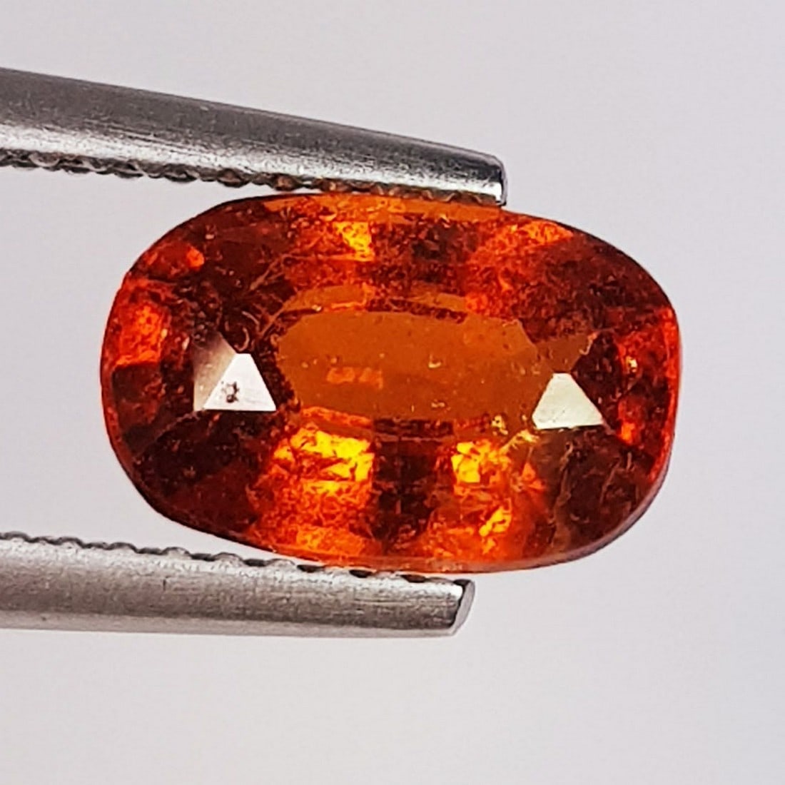 2.45 Ctz " Stunning Orange Gem " Natural Hessonite Garnet: No Reserve! Title: 2.45 Ctz " Stunning Orange Gem " Natural Hessonite Garnet Color/Clarity: Orange Red / VVS Gemstone: Hessonite Carat Weights: 2.45 Size: 9.50 x 6.10 x 4.80 Additional Information: Ov
