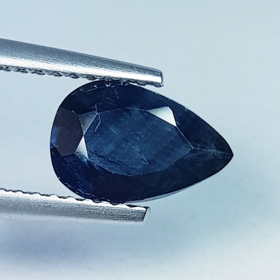1.61 ctz " Fine Collection" Natural Australian Blue Sapphire: No Reserve! Title: 1.61 ctz " Fine Collection" Natural Australian Blue Sapphire Color/Clarity: Blue /VS Gemstone: Sapphire Carat Weights: 1.61 Size: 9.20 x 6.20 x 3.60 Additional Information: Pear - A