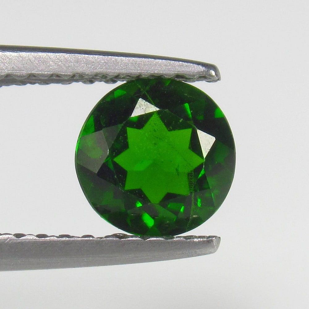 0.81 Ct - Natural Chrome Diopside (1 of 2)