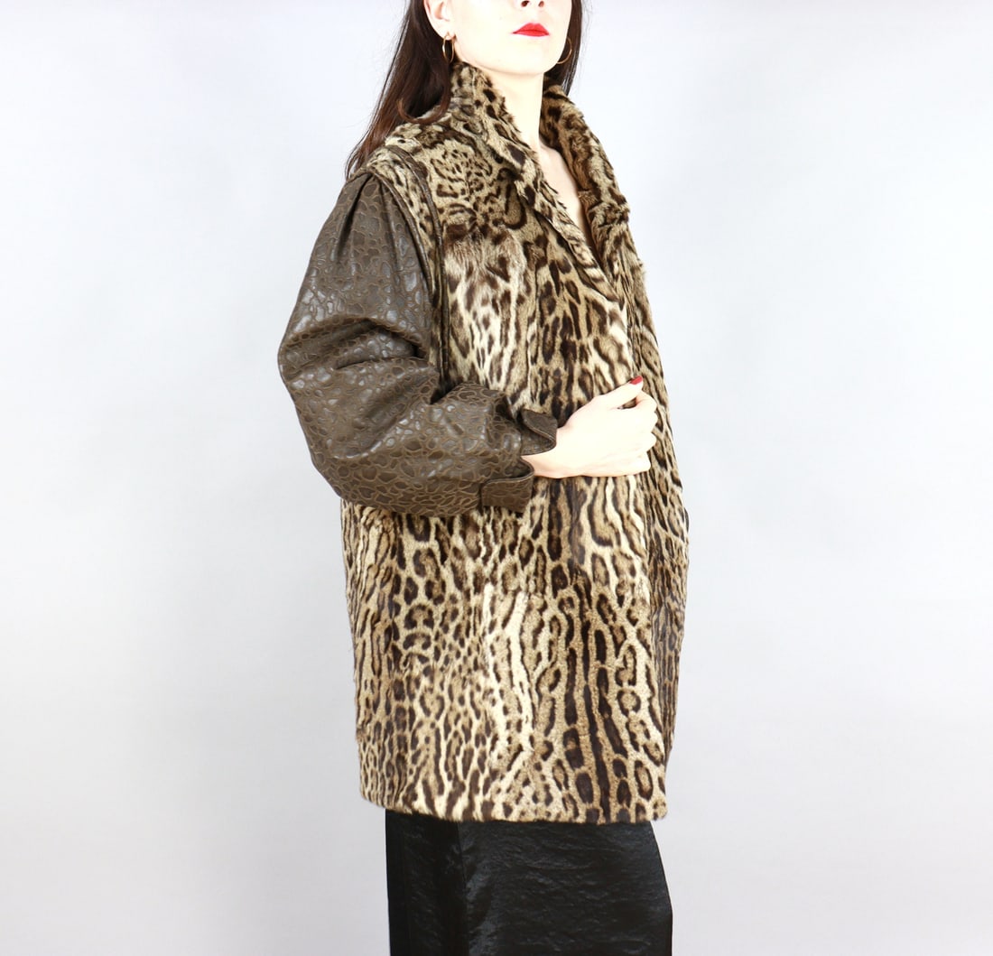 REAL LEO OCEL@T FUR JACKET EU: S; US: 8: Title: REAL LEO OCEL@T FUR JACKET EU: S; US: 8 Dimension: Approximate size- EU: S; US: 8 : Important details: Length: 82cm/32.28in -Shoulders width:50cm/19.69in -Sleeve Length:60cm/23.62in -Bust size 