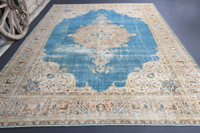 Woven Masterpieces Persian Rugs Auction on Nov 21, 2023 by Jasper52 in NY