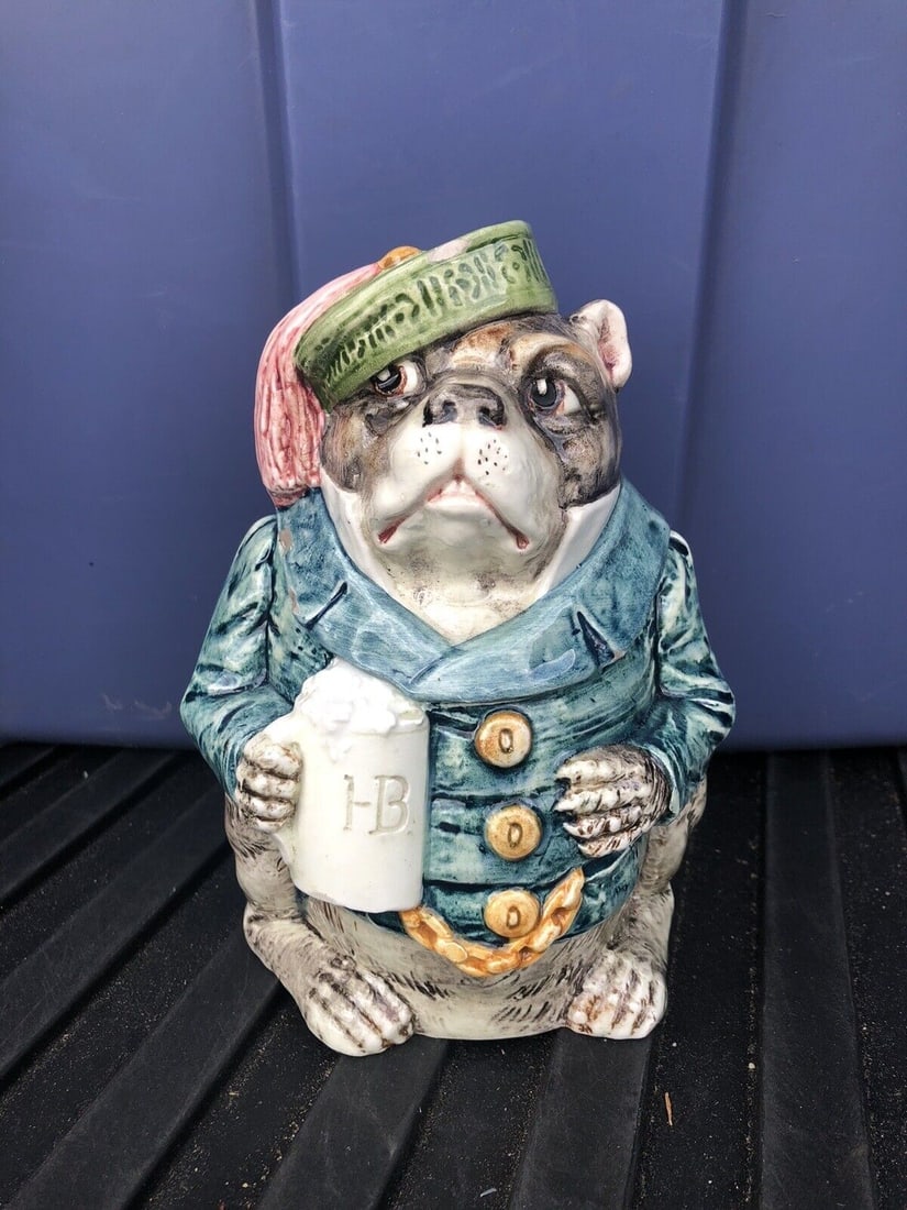 Majolica Dog Humidor (1 of 9)