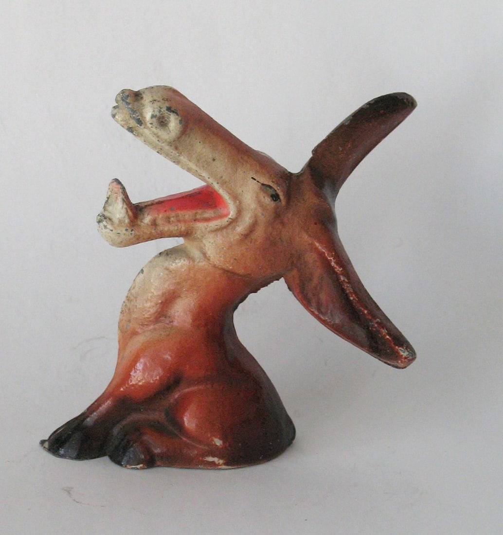Vintage cast iron donkey bottle opener. (1 of 3)