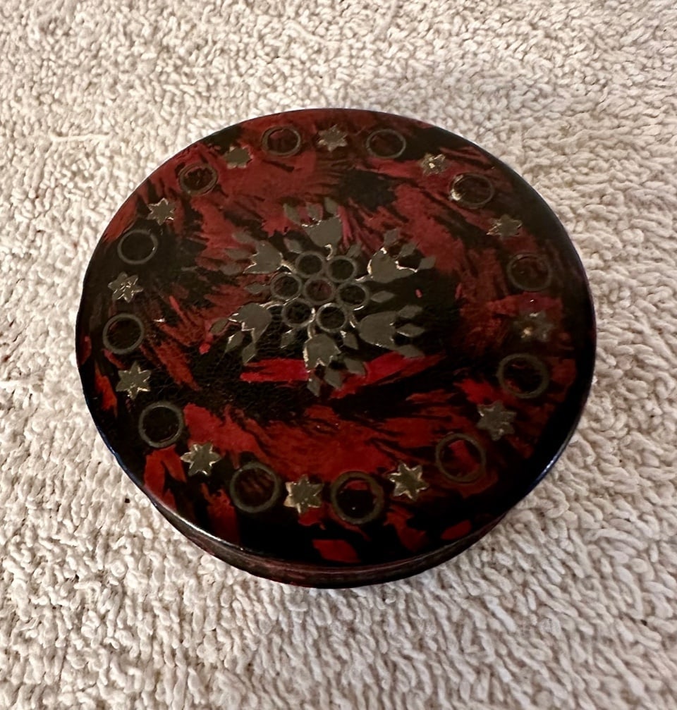 Pewter Inlaid Papier Mache Snuff Box (1 of 5)