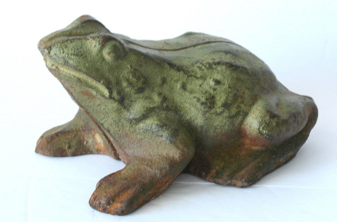 Antique cast iron frog door stop. (1 of 3)