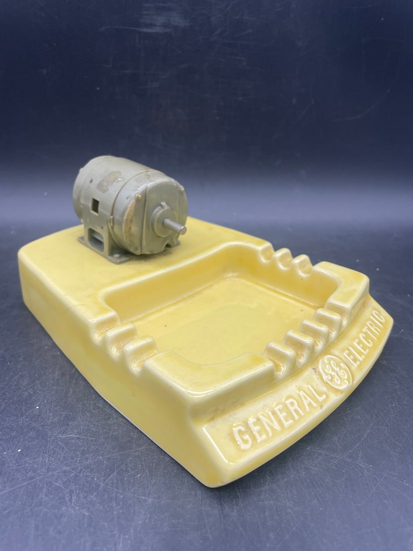 VINTAGE GENERAL ELECTRIC MOTORS ADVERTISING CERAMIC ASHTRAY Tobacciana (1 of 7)