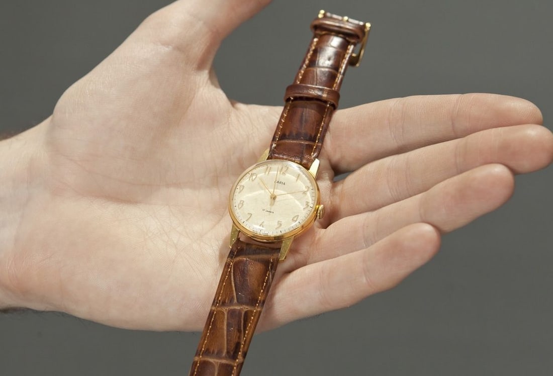 Zaria Mechanical Vintage Men Wrist Watch / Russian Antique Unisex White USSR: Materials gold, stainless steel, leather, Mechanical Wrist Watch, vintage watch men, soviet watch, watch more Zaria Mechanical Vintage Men Wrist Watch / Russian Antique Unisex White USSR Watches / Uni