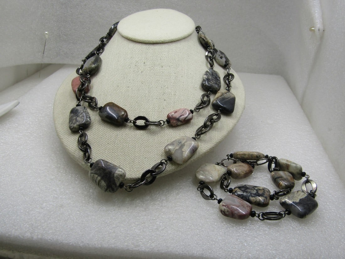 Vintage Polished Hardstone Double Strand Necklace & Bracelet Set, Titanium Tone.: Vintage Polished Hardstone Double Strand Necklace & Bracelet Set, A mix of agates and jasper. Titanium Tone.Southwestern look with polished stones that are somewhat flat on front nad back and irregula