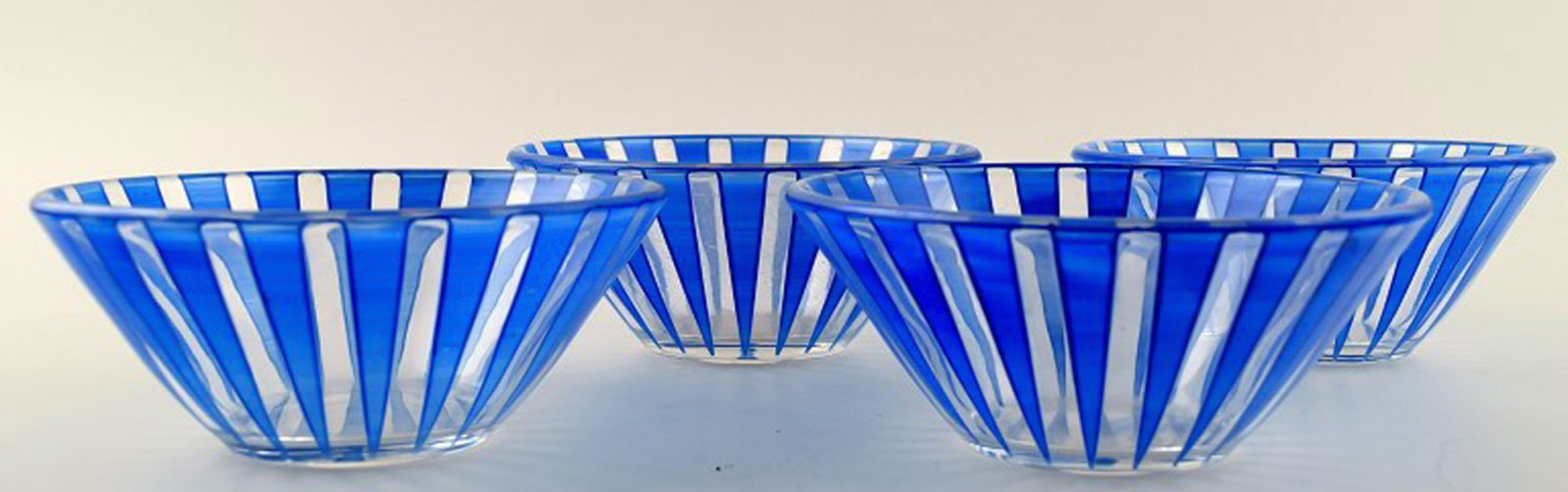 3 Glass Bowls "Strikt", Bengt Orup, Johansfors. 1950s. Blue.: 3 Glass Bowls "Strikt", Bengt Orup, Johansfors. 1950s. Blue. Measures 12.5 x 6.5 cm. In perfect condition. Reserve: $294.00 Shipping: Domestic: Shipping rates are determined by destination Internation