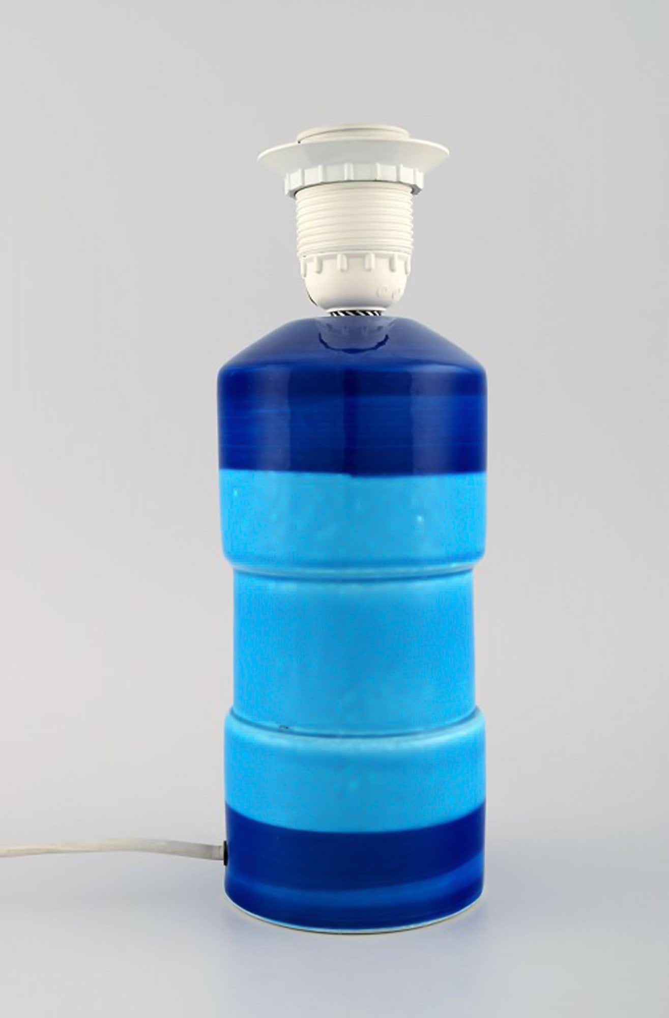 Inger Persson for Rörstrand / Rørstrand. Table lamp in glazed ceramics. 1960's.: Inger Persson for Rörstrand / Rørstrand. Table lamp in glazed ceramics. 1960's. Measures: 20 x 9.5 cm (ex socket) In very good condition. Stamped. Reserve: $175.00 Shipping: Domestic: Shipping rates