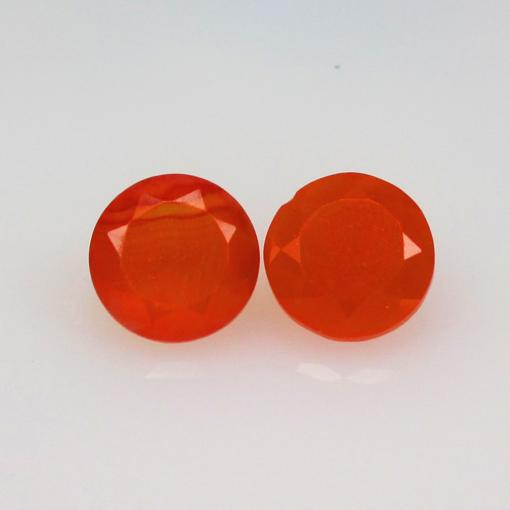 2.37 Ctw Natural Orange Carnelian Round Pair: No Reserve! Title: 2.37 Ctw Natural Orange Carnelian Round Pair Stone Clarity: Semi-Transparent Gemstone:Natural Carnelian Carat Weights: 2.37 Size/Dimensions: 7.20 x 7.20 x 4.10 mm / 2 Pc's Additiona