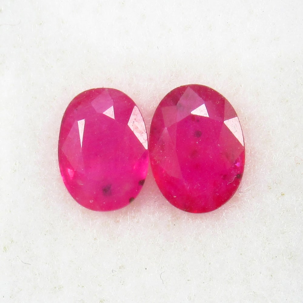 Natural Pinkish Red Ruby Pair - 1.81 Ct (1 of 3)