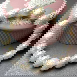 14mm South Sea Huge Natural White Iridescent Baroque Pearl Bracelet: Title: 14mm South Sea Huge Natural White Iridescent Baroque Pearl Bracelet Date/Period: 20th Century Materials: Material: South Sea Natural White Iridescent Baroque Pearl Dimensions: Weight: 42g Lengt