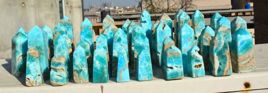 8 Kg Top Quality Natural Aragonite Towers Lot: Title: 8 Kg Top Quality Natural Aragonite Towers Lot Weight: 8 Kg Origin: Afghanistan Materials: Towers Size/Dimension: 5 cm to 11.5 cm ( 49 Pieces ) Additional Information: Natural Reserve: $2,200.00