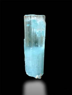 Terminated Aquamarine Crystals Specimen From Shigar Valley Pakistan , Blue Aquamarine Collection -: Materials: Aquamarine Crystals, Aquamarine Specimen Terminated Aquamarine Crystals Specimen From Shigar Valley Pakistan , Blue Aquamarine Collection - 43 gram , 68*22*16 mm Weight : 43 Carats Size : 6