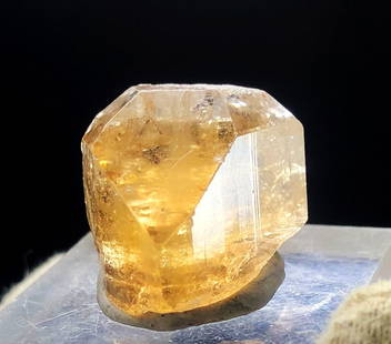 Sherry Topaz Crystal, Topaz Stone, Topaz Mineral, Topaz specimen, Topaz gemstone, Raw Topaz, Topaz: Materials: topaz Sherry Topaz with Quartz, Feldspar Crystal, Topaz Mineral, Topaz specimen, Topaz gemstone, Raw Topaz, Topaz Stone from Pakistan Weight : 10 Gram Size: 25 x 18 x 15 mm Origin : skardu