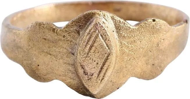LATE MEDIEVAL WOMAN'S FASHION RING, SIZE 9 1/4 (1 of 5)