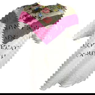 Gucci White and Pink Floral T- Shirt Top: Title: Gucci White and Pink Floral T- Shirt Top Description: Product details: The top features floral print on the front with Dans Mon Pays On M'Appelait L'Amour black print, crew neck line and short
