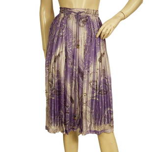 Etro Purple 100% Silk Pleated Drawstring Knee Length Midi Skirt Size 40: Etro Purple 100% Silk Pleated Drawstring Knee Length Midi Skirt Size 40 Feminine and ultra chic Etro skirt that features soft silk fabric in purple and white floral pattern, drawstring, pleats and kne