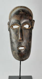 ZANDE AZANDE Rare Ubangi large Mask Congo DRC African Tribal Art 1151: French description below CONGO RDC RARE LARGE AZANDE MASK The Zande people live in northern Congo, in the Ubangi area CHARACTERISTICS : TYPE OF OBJECT : Mask ETHNICAL GROUP : Zande Azande ORIGINE :