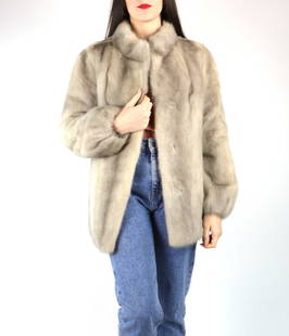 PLATINUM MINK FUR JACKET EU: L; US: 14: Title: PLATINUM MINK FUR JACKET EU: L; US: 14 Dimension: Approximate size- EU: L; US: 14 : Important details: Length: 70cm/27.56in -Shoulders width:50cm/19.69in -Sleeve Length:60cm/23.62in -Bust size