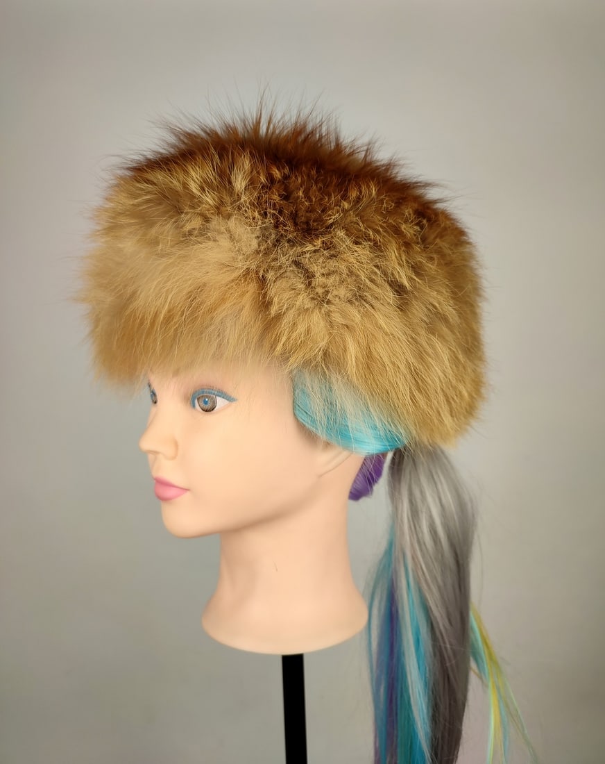 RED FOX FUR HAT (1 of 5)