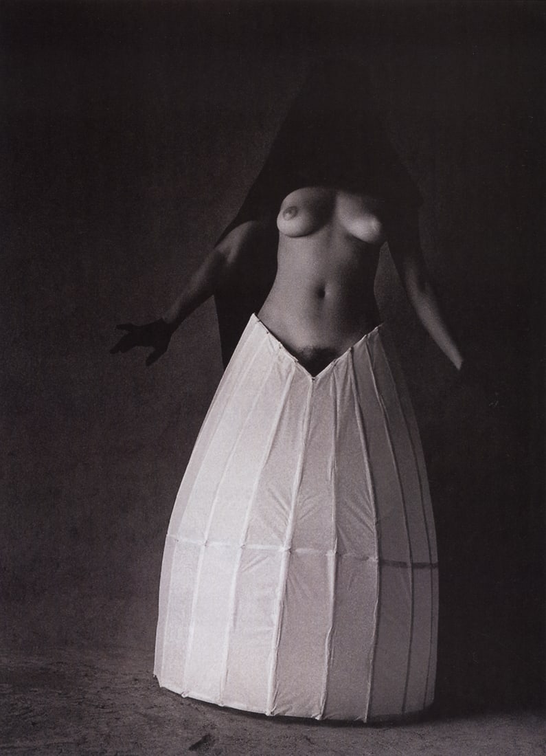 FLOR GARDUNO - Apparition, Mexico, 1998 (1 of 1)