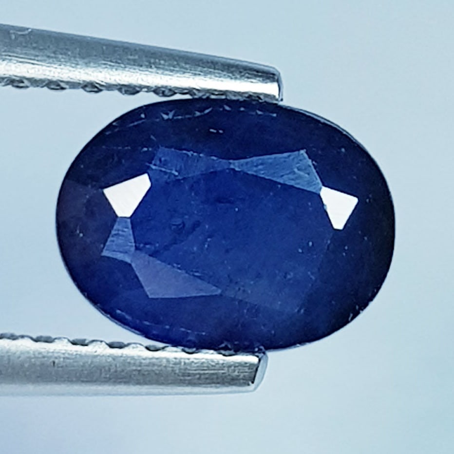 1.56 ctz " Fine Collection" Natural Australian Blue Sapphire: No Reserve! Title: 1.56 ctz " Fine Collection" Natural Australian Blue Sapphire Color/Clarity: Blue / VS Gemstone: Sapphire Carat Weights: 1.56 Size: 8.00 x 6.00 x 3.35 Additional Information: Oval / 