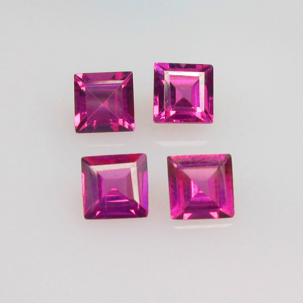 1.60 Ctw Natural Rhodolite Garnet Square Set: No Reserve! Title: 1.60 Ctw Natural Rhodolite Garnet Square Set Stone Clarity: VVS Gemstone:Natural Rhodolite Garnet Carat Weights: 1.6 Size/Dimensions: 4.1x2.2 - 4.2x3.0 mm, / 4 Pc's Additional Info: