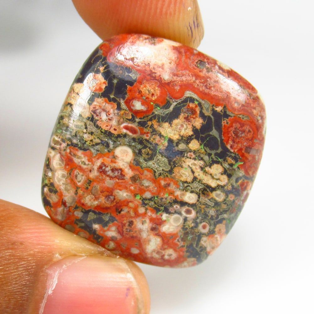 25.42 Ct - Natural Red Jasper: No Reserve! Title: 25.42 Ct - Natural Red Jasper Description:Gemstone Gemstones: Jasper Carat:25.42 Size/Dimensions:23.0 x 23.0 x 5.7 mm Additional Info:Pieces : 1 No's / Shape : Cushion Cab / Color :