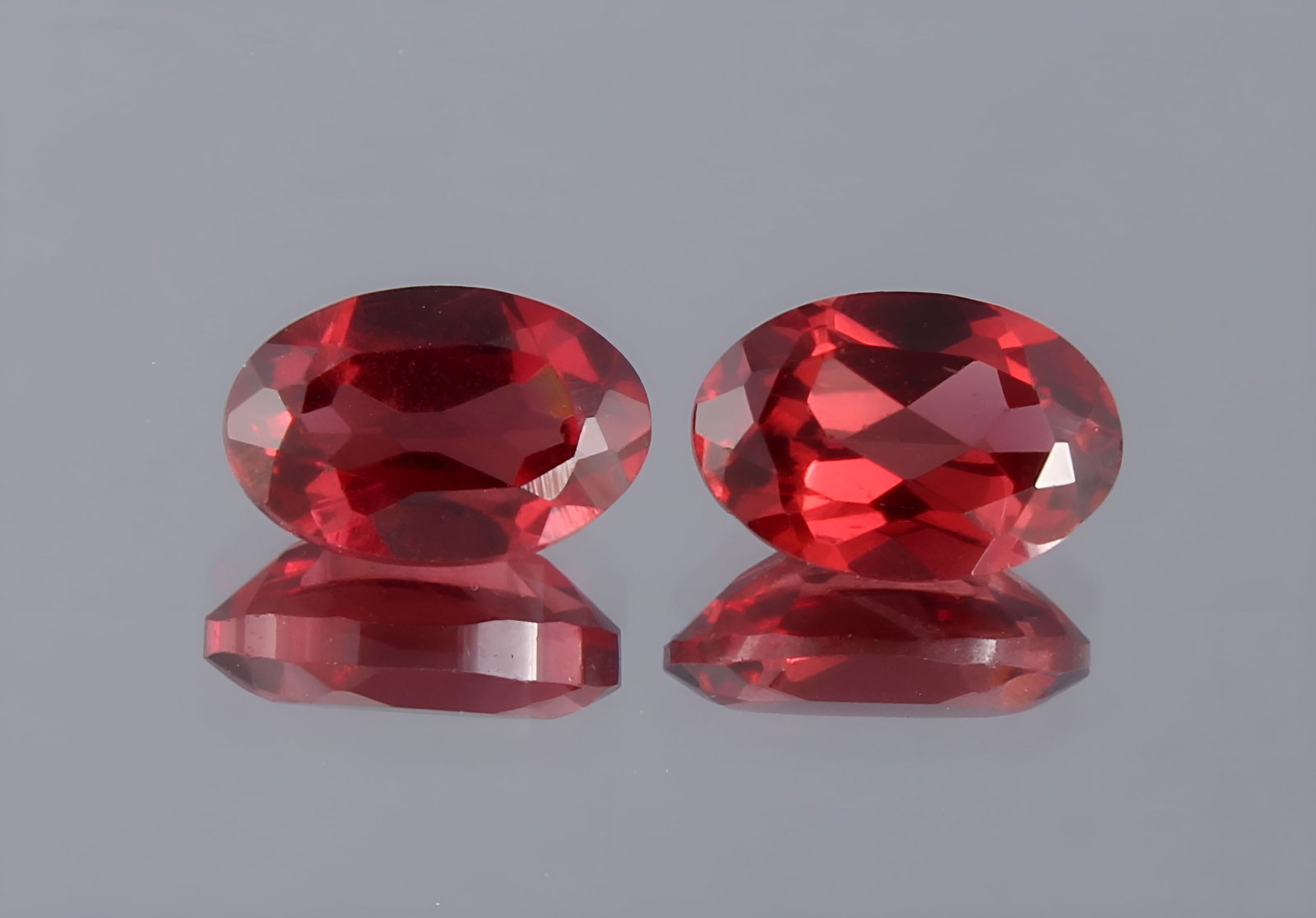Gorgeous " Natural Pyrope Almandine Garnet " 1.19 Cts Natural Pyrope Almandine Garnet Pair (1 of 7)